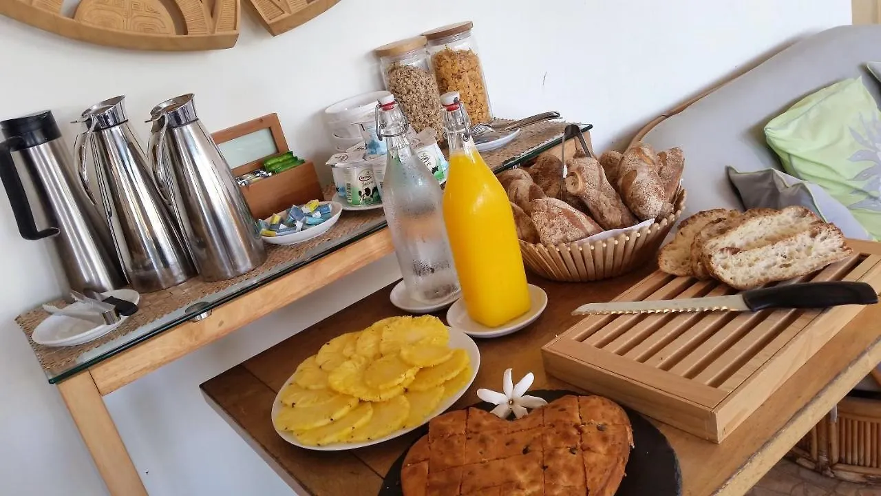 Fare Suisse Tahiti - Guesthouse Papeete  Guest house Papeete (Tahiti)